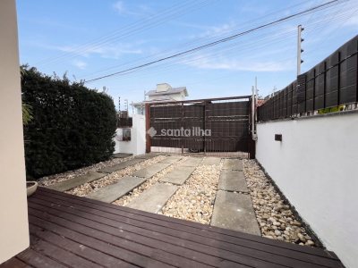 Casa para alugar com 146m², 3 quartos, 2 suítes, 2 vagas no bairro Rio Tavares em Florianópolis - Foto 2
