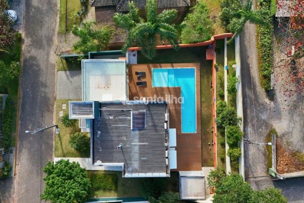 Casa em Condomínio à venda com 280m², 3 quartos, 3 suítes, 2 vagas no bairro Rio Tavares em Florianópolis