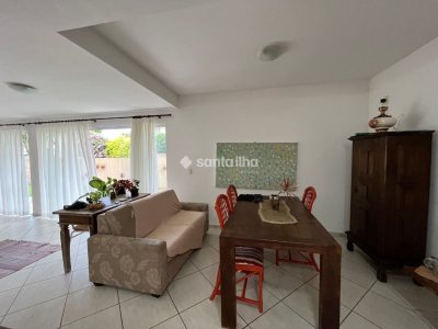 Casa para alugar com 220m², 3 quartos, 3 suítes, 2 vagas no bairro Rio Tavares em Florianópolis - Foto 3