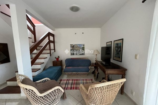 Casa para alugar com 220m², 3 quartos, 3 suítes, 2 vagas no bairro Rio Tavares em Florianópolis