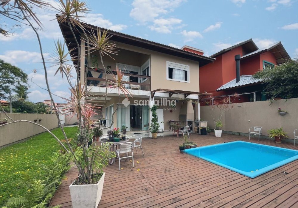 Casa para alugar com 220m², 3 quartos, 3 suítes, 2 vagas no bairro Rio Tavares em Florianópolis - Foto 1