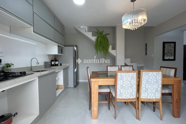 Casa para alugar com 50m², 1 quarto, 1 suíte, 1 vaga no bairro Campeche em Florianópolis