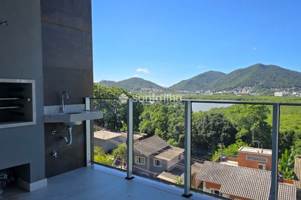 Apartamento à venda com 133m², 3 quartos, 3 suítes, 2 vagas no bairro João Paulo em Florianópolis