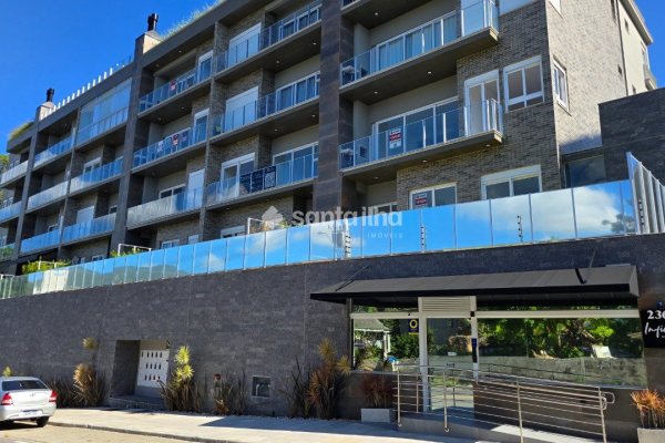 Apartamento à venda com 133m², 3 quartos, 3 suítes, 2 vagas no bairro João Paulo em Florianópolis