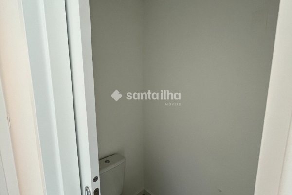 Loft à venda com 68m², 1 quarto, 1 suíte, 1 vaga no bairro Ribeirão da Ilha em Florianopolis