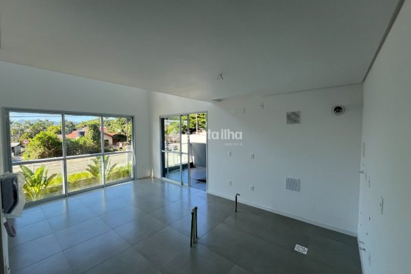 Loft à venda com 68m², 1 quarto, 1 suíte, 1 vaga no bairro Ribeirão da Ilha em Florianopolis
