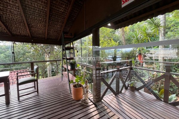 Casa para alugar com 80m², 1 quarto, 1 suíte, 1 vaga no bairro Lagoa da Conceição em Florianopolis