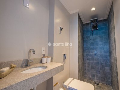 Cobertura à venda com 221m², 3 quartos, 1 suíte, 2 vagas no bairro Centro em Florianópolis - Foto 12