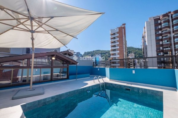 Cobertura à venda com 221m², 3 quartos, 1 suíte, 2 vagas no bairro Centro em Florianópolis