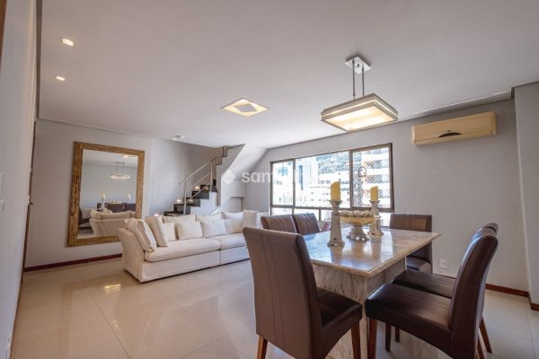 Cobertura à venda com 221m², 3 quartos, 1 suíte, 2 vagas no bairro Centro em Florianópolis