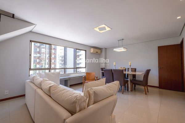 Cobertura à venda com 221m², 3 quartos, 1 suíte, 2 vagas no bairro Centro em Florianópolis