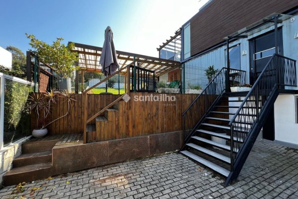 Casa em Condomínio à venda com 166m², 3 quartos, 2 suítes, 4 vagas no bairro Campeche em Florianópolis