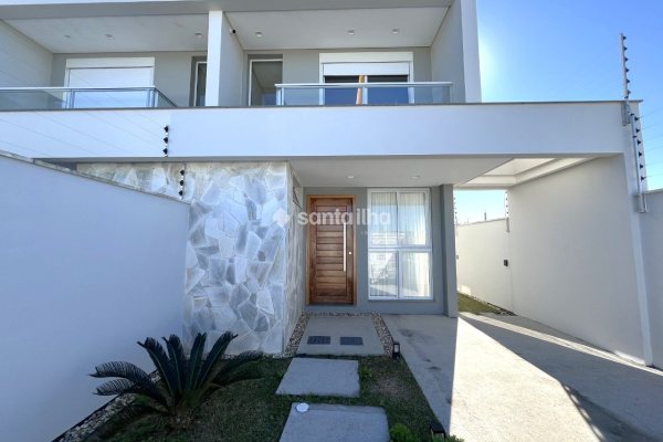 Casa à venda com 137m², 3 quartos, 1 suíte, 2 vagas no bairro Campeche em Florianópolis