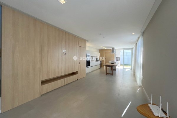 Casa à venda com 137m², 3 quartos, 1 suíte, 2 vagas no bairro Campeche em Florianópolis