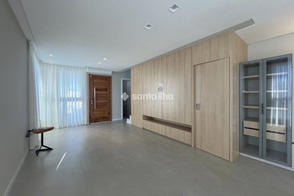 Casa à venda com 137m², 3 quartos, 1 suíte, 2 vagas no bairro Campeche em Florianópolis