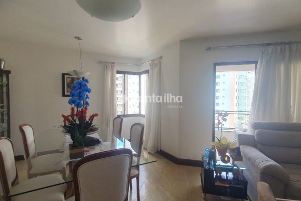 Apartamento à venda com 295m², 3 quartos, 2 suítes, 3 vagas no bairro Centro em Florianópolis