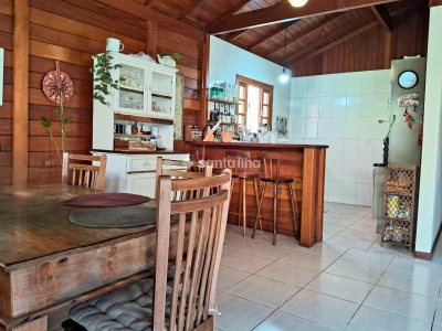 Casa à venda com 81m², 2 quartos, 1 suíte, 2 vagas no bairro Campeche em Florianópolis - Foto 11