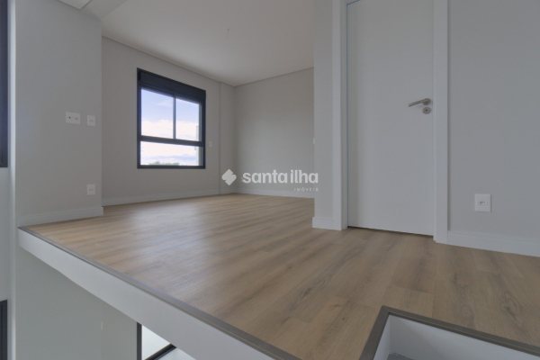 Apartamento à venda com 73m², 2 quartos, 1 suíte, 2 vagas no bairro Coqueiros em Florianópolis