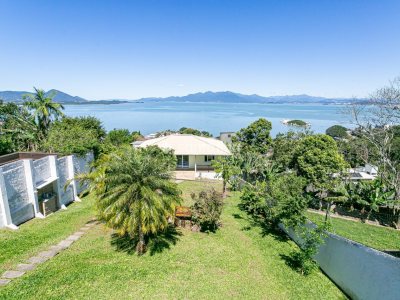 Casa à venda com 298m², 3 quartos, 2 suítes, 6 vagas no bairro José Mendes em Florianópolis - Foto 47