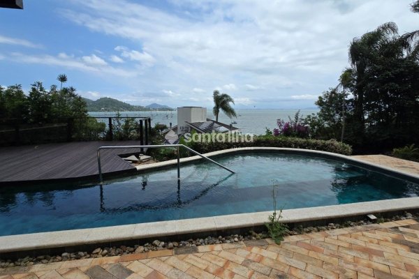 Casa à venda com 302m², 5 quartos, 2 suítes, 2 vagas no bairro Santo Antônio de Lisboa em Florianópolis
