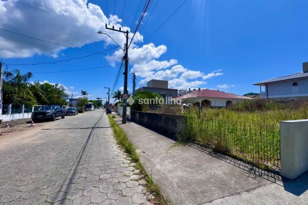 Terreno à venda com 375m² no bairro Campeche em Florianópolis