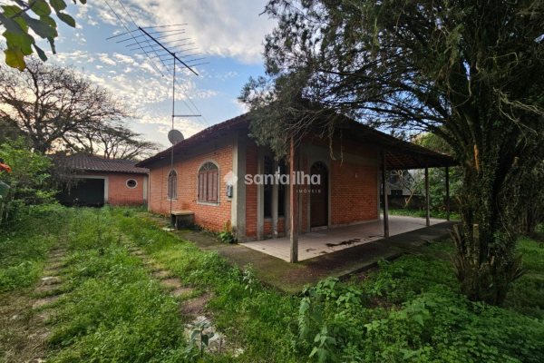 Terreno à venda com 913m², 2 vagas no bairro Campeche em Florianópolis