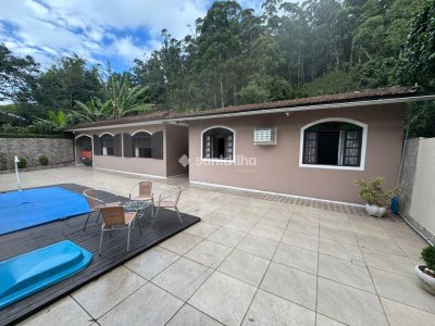 Casa à venda com 400m², 6 quartos, 1 suíte, 2 vagas no bairro Pântano do Sul em Florianópolis - Foto 3