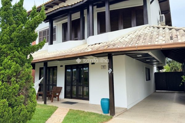 Casa em Condomínio à venda com 304m², 5 quartos, 1 suíte, 3 vagas no bairro Campeche em Florianópolis