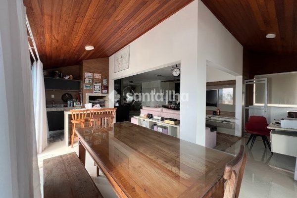 Cobertura à venda com 165m², 3 quartos, 1 suíte, 2 vagas no bairro Campeche em Florianópolis