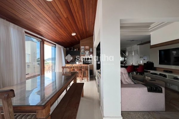 Cobertura à venda com 165m², 3 quartos, 1 suíte, 2 vagas no bairro Campeche em Florianópolis