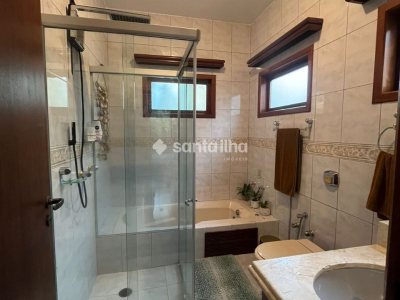Casa em Condomínio para alugar ou comprar com 230m², 4 quartos, 3 suítes, 4 vagas no bairro Rio Tavares em Florianópolis - Foto 24