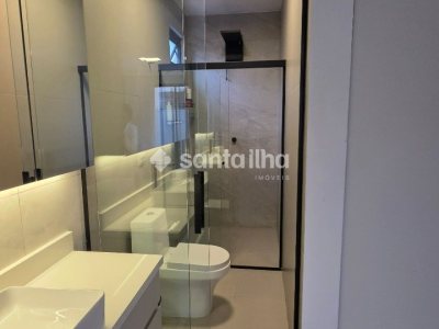 Casa à venda com 179m², 3 quartos, 1 suíte, 2 vagas no bairro Carianos em Florianópolis - Foto 17