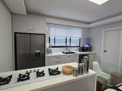 Casa à venda com 179m², 3 quartos, 1 suíte, 2 vagas no bairro Carianos em Florianópolis - Foto 5