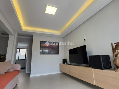 Casa à venda com 179m², 3 quartos, 1 suíte, 2 vagas no bairro Carianos em Florianópolis - Foto 11