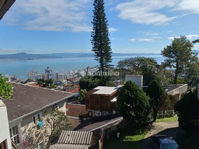 Casa à venda com 269m², 3 quartos, 3 suítes, 8 vagas no bairro Centro em Florianópolis - Foto 17