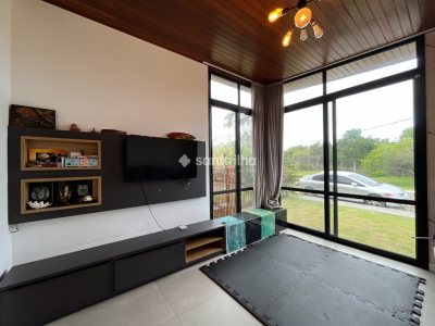 Casa em Condomínio para alugar ou comprar com 265m², 3 quartos, 3 suítes, 2 vagas no bairro Morro das Pedras em Florianópolis - Foto 7