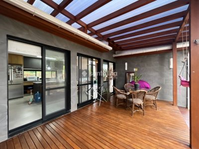 Casa em Condomínio para alugar ou comprar com 265m², 3 quartos, 3 suítes, 2 vagas no bairro Morro das Pedras em Florianópolis - Foto 18