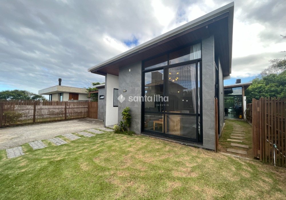 Casa em Condomínio para alugar ou comprar com 265m², 3 quartos, 3 suítes, 2 vagas no bairro Morro das Pedras em Florianópolis - Foto 1