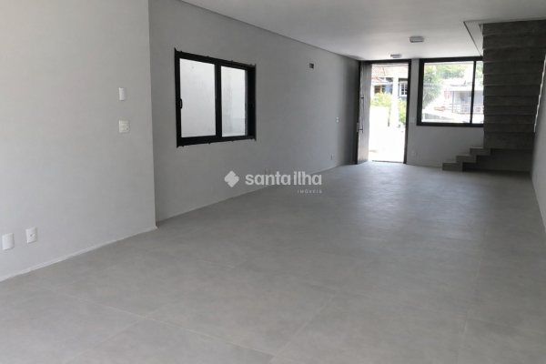 Casa à venda com 145m², 3 quartos, 1 suíte, 1 vaga no bairro Lagoa da Conceição em Florianópolis