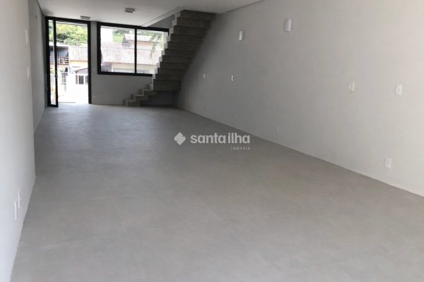 Casa à venda com 145m², 3 quartos, 1 suíte, 1 vaga no bairro Lagoa da Conceição em Florianópolis