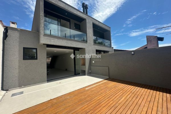 Casa à venda com 145m², 3 quartos, 1 suíte, 1 vaga no bairro Lagoa da Conceição em Florianópolis