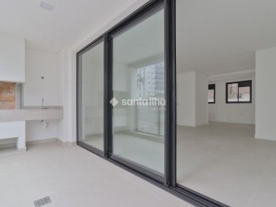Apartamento à venda com 107m², 3 quartos, 1 suíte, 1 vaga no bairro Centro em Florianópolis - Foto 2