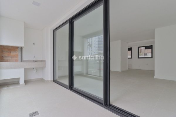 Apartamento à venda com 107m², 3 quartos, 1 suíte, 1 vaga no bairro Centro em Florianópolis