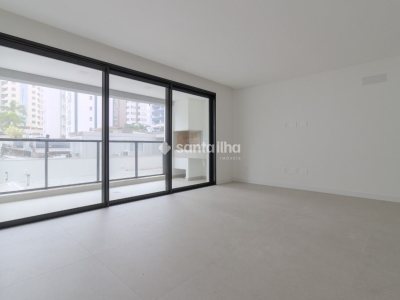Apartamento à venda com 107m², 3 quartos, 1 suíte, 1 vaga no bairro Centro em Florianópolis - Foto 6
