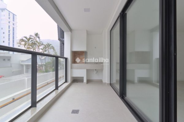 Apartamento à venda com 107m², 3 quartos, 1 suíte, 1 vaga no bairro Centro em Florianópolis