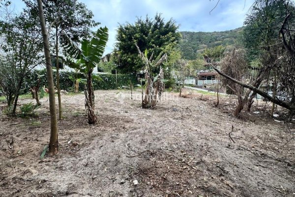 Terreno à venda com 546m² no bairro Açores em Florianópolis