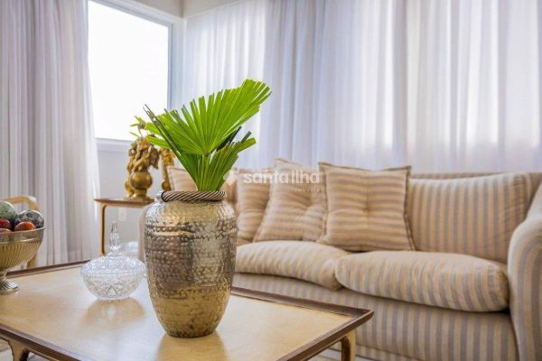 Cobertura à venda com 376m², 3 quartos, 1 suíte, 3 vagas no bairro Centro em Florianópolis