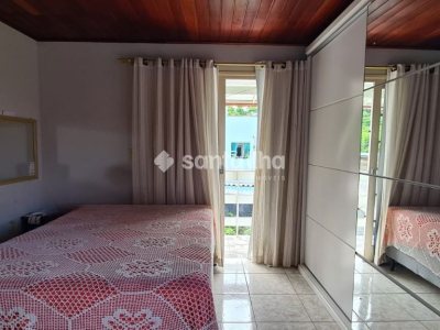 Casa à venda com 103m², 3 quartos, 1 suíte, 2 vagas no bairro Rio Tavares em Florianópolis - Foto 12