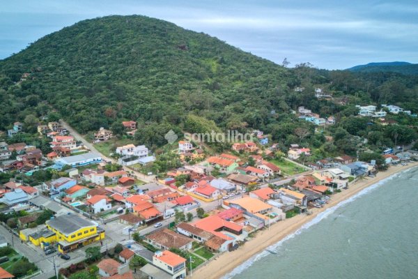 Terreno à venda com 450m² no bairro Sambaqui em Florianópolis