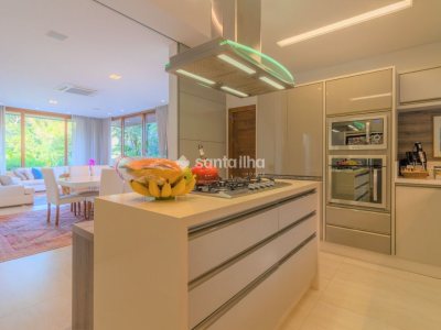 Casa à venda com 750m², 3 quartos, 3 suítes, 3 vagas no bairro Lagoa da Conceição em Florianópolis - Foto 17